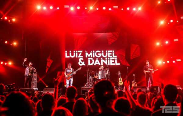 Luiz Miguel & Daniel realizam show na Festa do Peão de Barretos